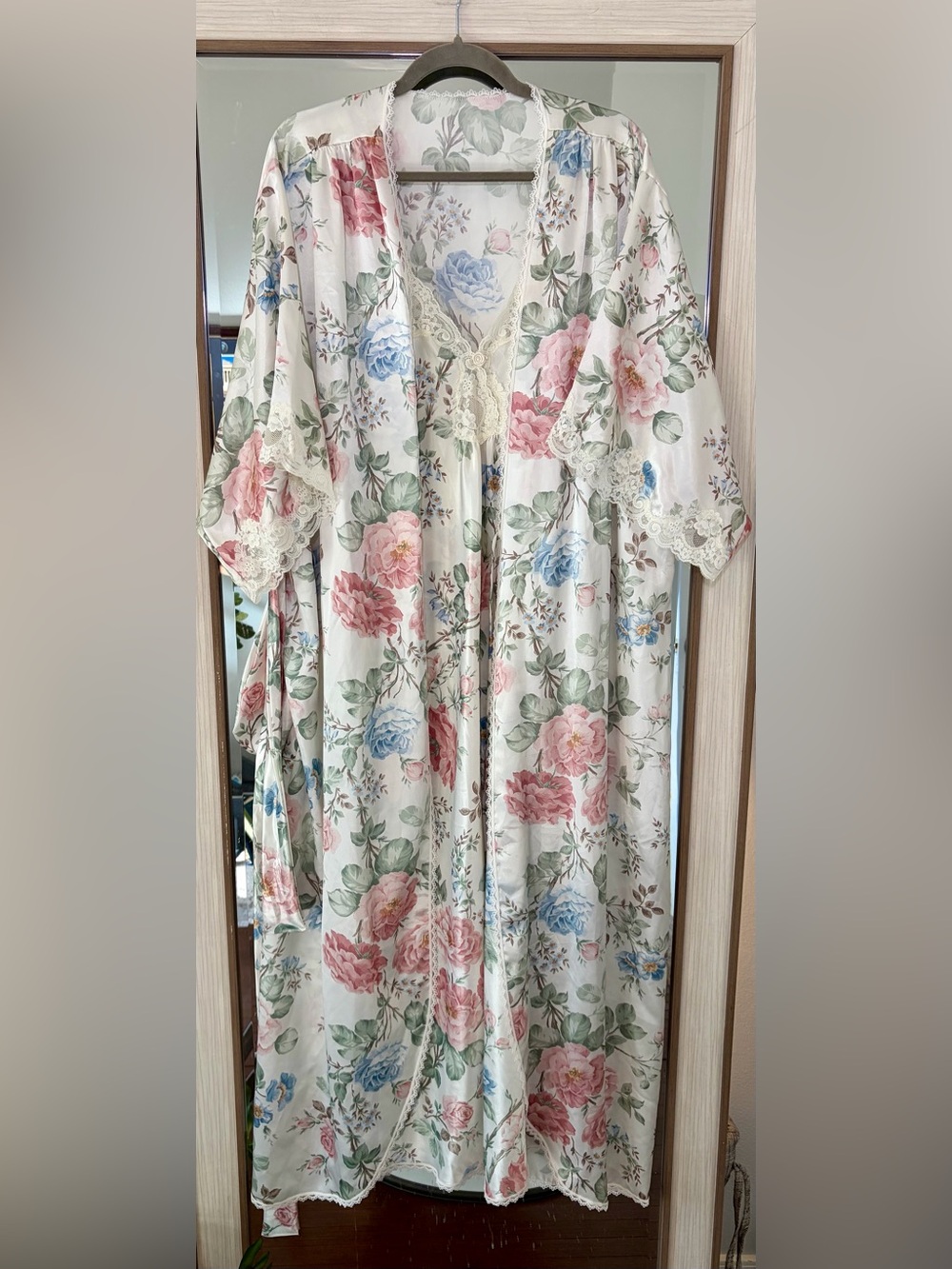 Indulgence Vintage silky long Floral Robe matching nightgown set size Medium